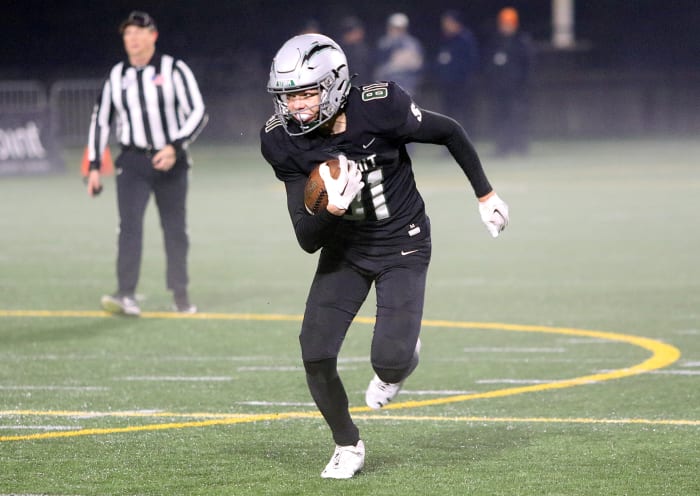 Summit Wilsonville Oregon 5A football final November 25 2022 Dan Brood 42